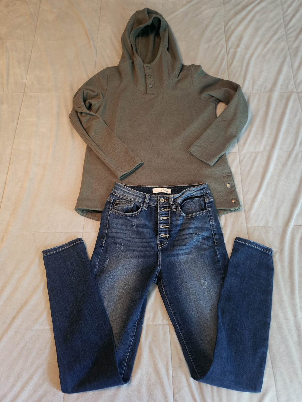 The North Face Olive Green Hoodie M + KanCan High Rise Jeans 7/27 Outfit Bundle